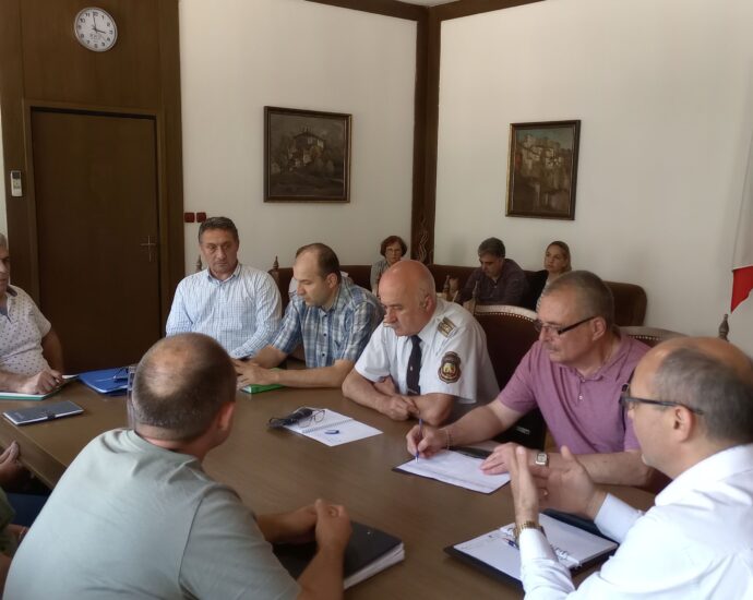 sreshta melta 2505221 1 Областният управител даде на собственика на „Мелта 90“ срок до утре на обед да предостави план за действия със срокове за преодоляване на проблема с изтичане на амоняк