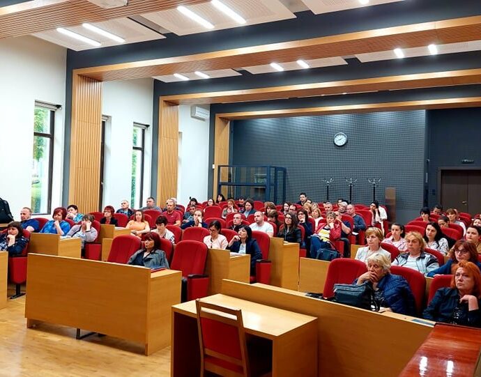 troyan obuchenie 1805221 От 1 юни в общинска администрация – Троян въвеждат безхартиен документооборот