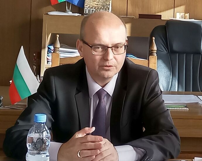 victor0stoichev 3005221 Областният управител поиска Инспекцията за държавен технически надзор да изпълни законовите си задължения и да спре инсталацията в „Мелта 90“ с МВР