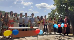 ezikova 20622 1 2 Областният управител поздрави със завършването випуск 2022 на Езиковата в Ловеч