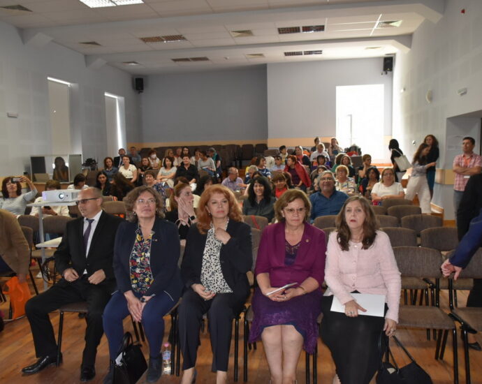 frenski forum 10062215 Вицепрезидентът Илияна Йотова се срещна с кмета Корнелия Маринова и участва в откриването на конференция по френски език
