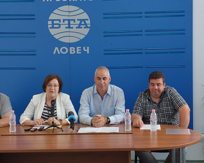 mebelni troyan 906221 1 Мебелните фирми в област Ловеч изпитват сериозни затруднения заради спорна министерска заповед. Заедно с Община Троян организират конференция за търсене на решение