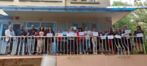 protest zdravna kasa lovech 1306221 1 Служители на Здравната каса в Ловеч излязоха в едночасова ефективна стачка