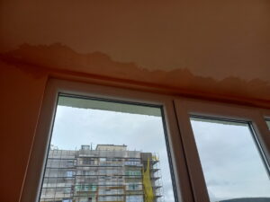 sanirane bl107 27062212 В Ловеч живеещи в наскоро саниран блок по Националната програма за енергийна ефективност на многофамилни жилищни сгради сигнализираха за течове и други неизправности