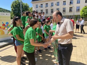 sporten praznik mvr 2106221 8 Деца от три училища се забавляваха в днешното спортно събитие, организирано от ОД МВР-Ловеч на площад “Екзарх Йосиф I“ в града