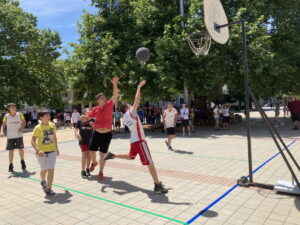 street basket lovech 1062212 22 отбора участваха в традиционното баскетболно шоу „Стрийт баскет“ в Лове1