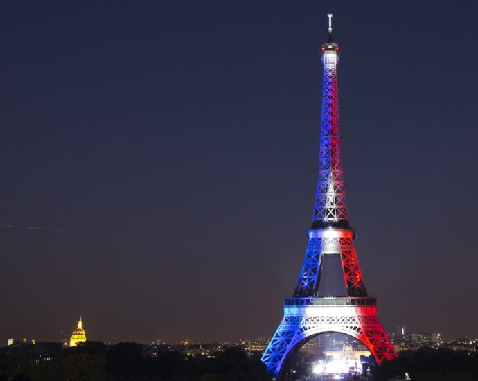 bastille day 1407221 Кметът на Ловеч изпрати поздрави по повод 14 юли - Националния празник на Франция