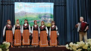 doirenci pevci 2507221 Певческата група "Богдан Крачунов" от Дойренци спечели второ място и сребърен медал на Фолклорния фестивал "Искри от миналото"