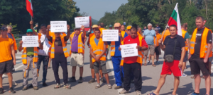protest parishta 270722112 Пътностроителни фирми затвориха главен път София-Варна и Ловеч-Троян. Протестират за свършена, но незаплатена от държавата работа