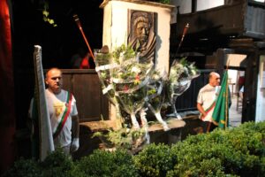 rojdenie levski izvor 170722119 В Голям извор тържествено бяха отбелязани 185 г. от рождението на Васил Левски и 150 г. от създаването на Първи окръжен революционен комитет в Българско