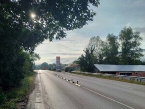 mikre 2408221 АПИ: За повишаване безопасността на движение по път София-Варна при с. Микре са монтирани разделители, ограничаващи изпреварването