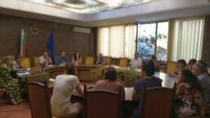 ou slujiteli 908221 Областният управител на среща със служителите: Основната ни задача е да организираме честен и легитимен изборен процес