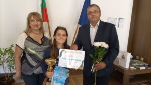 eva ou 3009221 3 Областният управител прие призьор от международен фестивал в Гърция