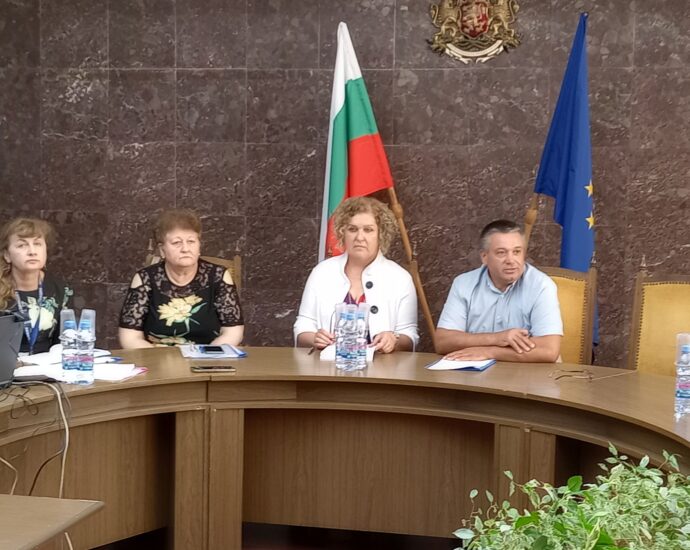 komisia apteki 809221 2 Областната комисия, назначена със заповед на министъра на здравеопазването за разработване на областна аптечна карта проведе първото си заседание
