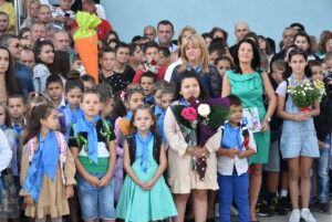 lovech uchebna godina 15092212 Тържествено беше открита учебната 2022/2023 година във всичките 15 училища на територията на Община Ловеч