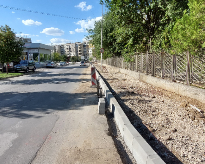 sastoianie ulici lovech 1409221 8 Състоянието на улици, тротоари и пешеходни пътеки в Ловеч за първият учебен ден буди силно безпокойство