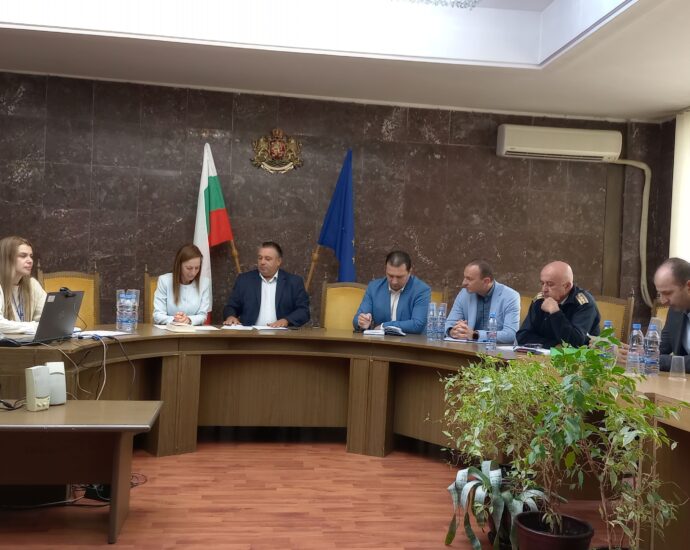 sreshta izbori 2709221 Институциите в област Ловеч заявиха отлична координация и пълна готовност за провеждане на изборния процес