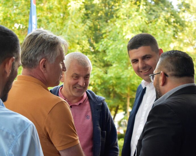 Демократична България лице в лице с хората 29 “Демократична България” - лице в лице с хората (галерия)