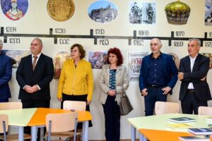 digitalen kabinet 2610221 3 В Профилирана природо-математическа гимназия – Ловеч е изграден дигитален център „Родолюбие“.