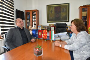 kumanovo lovech 610221 2 Кметовете на Ловеч и Куманово сред възторжената публика на „Службогонци“ на фестивала в Македония
