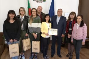 ou lektori 1910221 Областният управител благодари на психолозите за проведеното през септември обучение за успешна комуникация и работа в екип