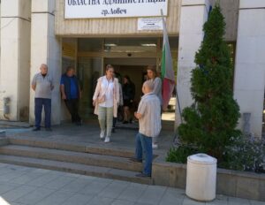 ou uchenie 3009221 2 Учебна тренировка по плана за евакуация се проведе в сградата на областната администрация в Ловеч