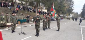 kletva voinici 911221 2 44-има военнослужещи положиха клетва днес във военно формирование 57260 - Ловеч (Гуровото)
