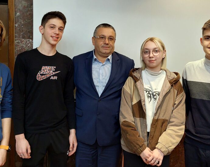 oks ou 3011221 1 Обществено-консултативният съвет за училищни политики към областния управител избра ръководство