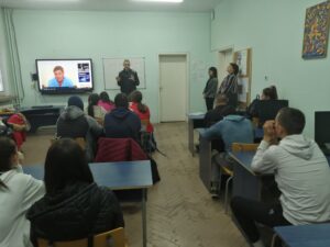 pic 2511221 3 Превантивно-информационен център /ПИЦ/ за борба с наркотичните вещества стартира Превантивна програма „Без дрога на пътя“ в СУ „Тодор Кирков“