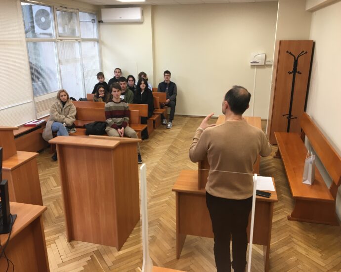 uchenici sad 1711221 3 В Окръжен съд – Ловеч започнаха срещите в рамките на Образователната програма на ВСС и МОН