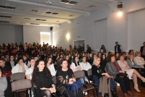 ezikova oratori 22122215 Как и доколко владеят ораторското изкуство показаха учениците от ПЕГ „Екзарх Йосиф I“ в Ловеч в открит урок на тема „Публични изказвания“