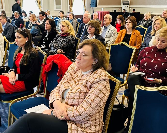index obshtina 812221 3 Според проучване: Община Ловеч, съответно нейният кмет и общинските съветници, са с много добри показатели според индекса за добри практики и са постигнали определени успехи в провеждането на политики за ефективност, прозрачност и отчетност на местно ниво