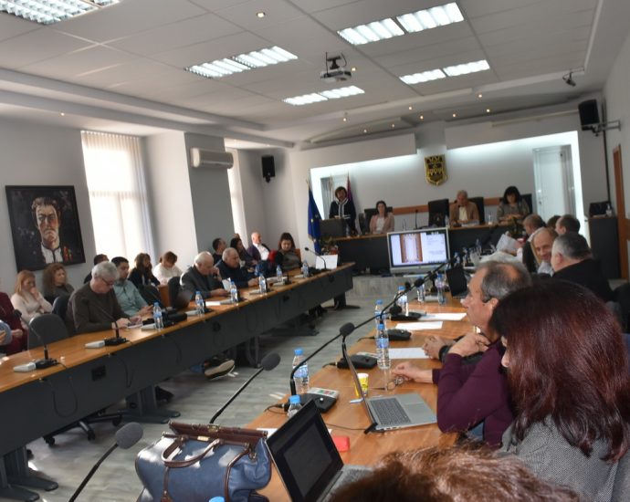 obs 2912222 Общинските съветници в Ловеч по време на заседанието си дадоха висока оценка на Програмата за опазване на околната среда на Община Ловеч 2021-2028 г