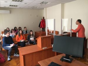 obuchenie sad 1212221 6 Полагането на труд от непълнолетни обсъдиха ловешки ученици със съдия от Окръжен съд – Ловеч