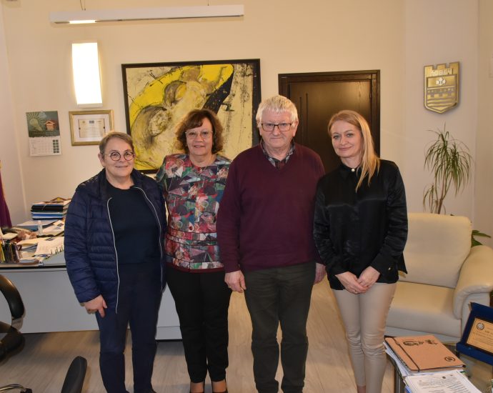 laval sreshta 1901231 Работна среща при кмета на Ловеч уточни изявите с побратимения град Лавал, Франция