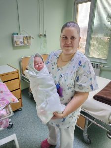 parvo bebe troyan 401231 3 Първото бебе за 2023 година родено в Троян е Деана и е от Ловеч