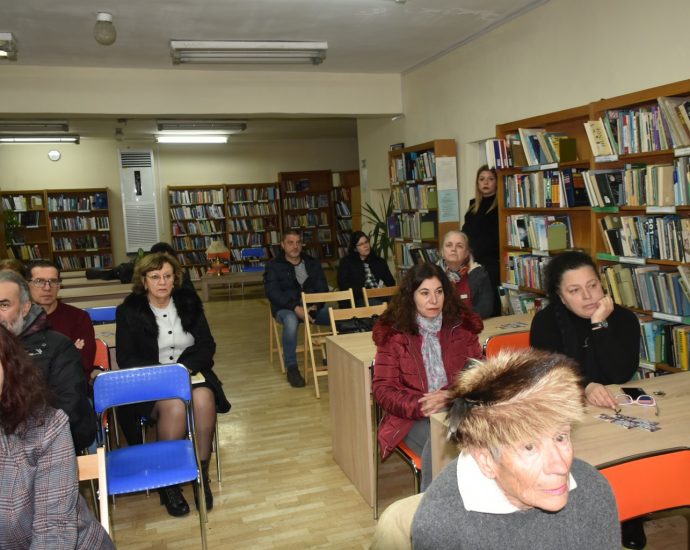 predstaviane ukazatel 1401231 В ловешката Библиотека представиха библиографския указател "Ловеч и Ловчанско"