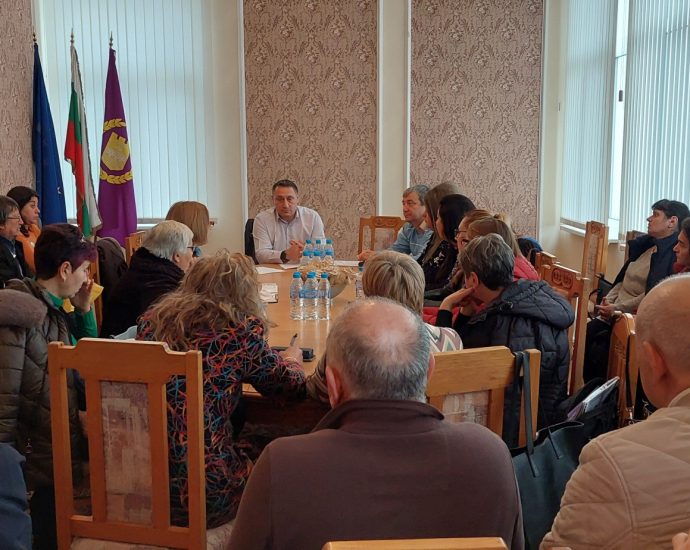 sreshta kmetove 2201231 Първата работна среща за 2023 година с кметовете на кметства и кметските наместници се е провела в Ловеч