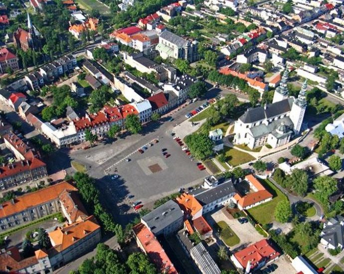 Lowicz poland 1502231 Светослав Славчев и Корнелия Маринова поканиха за Цветница кмета на полския град Лович и майстори занаятчии