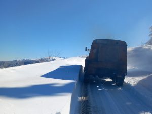 Troyanskii prohod 10 2 23 4 АПИ: Започна разчистването на Троянския проход. На места преспите достигат 1,5 м