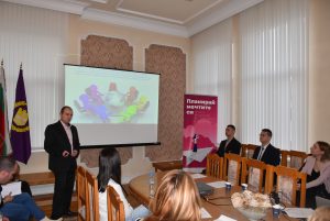 business academy 2402231 2 Бизнес академията в Ловеч връчи на участниците в обученията своите отличия и сертификати