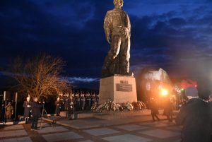 ceremonia levski 1802231 7 Възпоменателна церемония с военен ритуал се проведе на 18 февруари вечерта пред паметника на Васил Левски в Ловеч