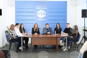 debat bta levski 1402233 По инициатива на БТА ученици дебатираха на тема: „За или против политизирането на образа на Левски“
