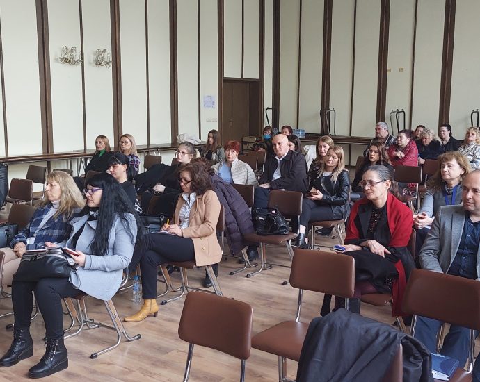sreshta regionalen cenatar 2302231 1 На информационна среща в Ловеч представиха целите на Регионалния център за предприятията на социалната и солидарна икономика