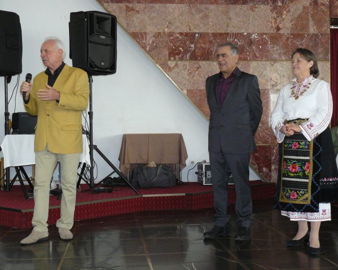 turisti veterani 302231 2 Близо 200 гости от 18 клуба посрещна ловешката организация на туристите ветерани