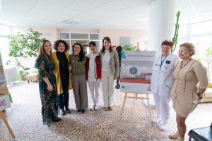 detsko bolnica lovech 2903231 3 Фондация „За доброто“ и болницата в Ловеч МБАЛ „Проф. д-р Параскев Стоянов” започнаха проекта „Светулка“ – мащабно преобразяване на детското отделение в болницата. Проектът се осъществява с подкрепата на Фондация Америка за България
