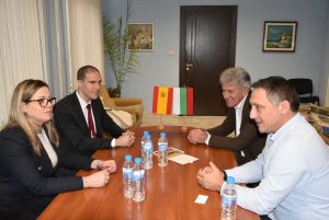 espana lovech 1603231 2 Първият секретар на  Посолството на Испания в България Мигел Ейне пристигна в Ловеч за откриване на изложбата за Магелан