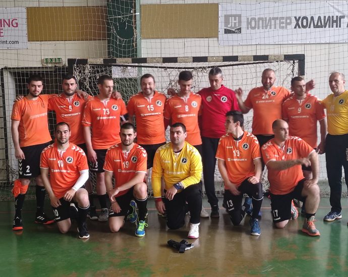 hk osam3103231 Интригуващ хандбален сблъсък обещава много емоции за ловешката публика тази събота. „Осъм” се хвърля за победа срещу шампиона „Шумен 61”