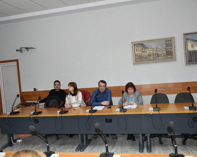 info sreshta 1503231 2 В Ловеч се проведе първата информационна среща във връзка с подготвителни дейности по процедура „Зелена инфраструктура в градска среда“ по Програма „Околна среда“ 2021-2027 г.