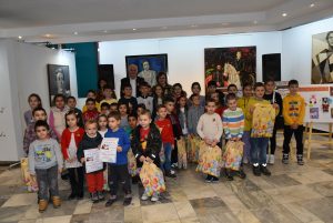 izlojba martenici 203231 1 Традиционната изложба на мартеници бе открита на 1 март 2023 г. вечерта в  Художествена галерия “Проф. Теофан Сокеров“ - Ловеч